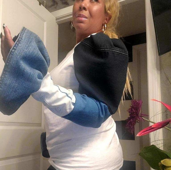 The 🦋 puffy sleeve tee - Picture 2 of 4